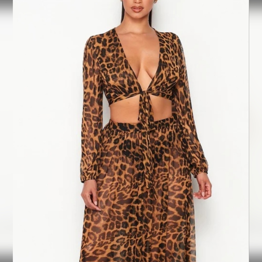 Votique Leopard Print Skirt Set